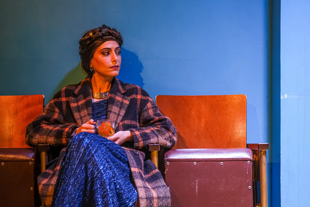 actrice ghina daou theatre